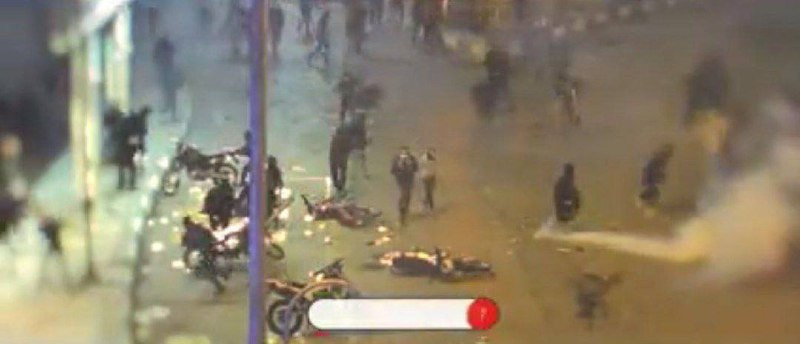 وزير الخارجية الأمريكي السابق، مايك بومبيو، حول مساعدة الـCIA والموساد لأعمال العنف في إيران: "لقد قُدِّمت مساعدات بالفعل، مساعدات كثيرة. قد لا ترون ك...