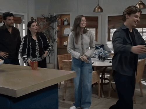 copy DCA01CA5 4F6D 4656 8C0F 53804E8E8419.gif