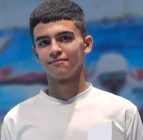 HAL57uFXkAAysbl.jpg