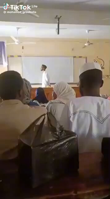 Omll9y3zUopI6 F .jpg