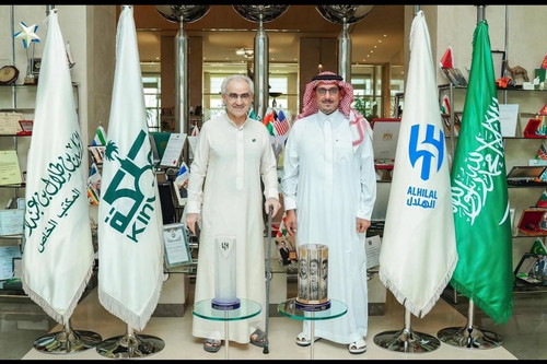 HANo8Z0XQAAFdak.jpg