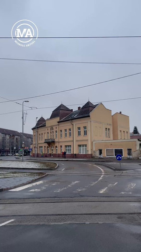 s ETIUk2zdebmVB1.jpg