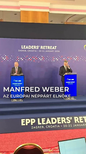 fejAER7DUUFcHRma.jpg