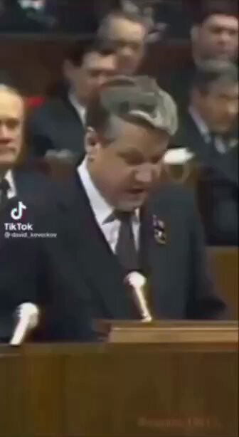 B8BYX7nA81CFiR17.jpg