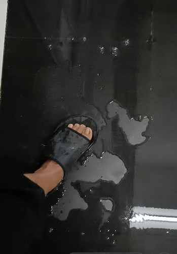 Kramik depan kelas kopong sehingga kemasukan Air. Lt. 3.jpg
