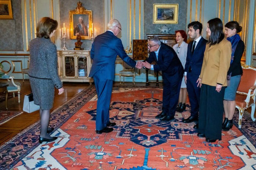 G8KCpHYXMAIvUQ4.jpg