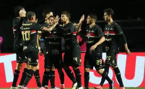 Futebol turco em alta: clubes disputam contratação de Ferreirinha, do São Paulo, nos bastidores