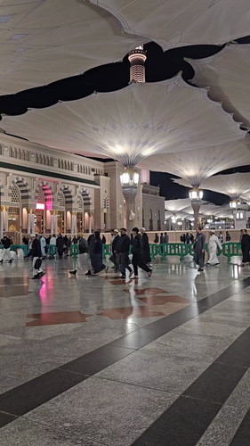 Dxi8NRHi1TcMCRvK.jpg