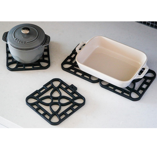 Black Trivet 04.jpg