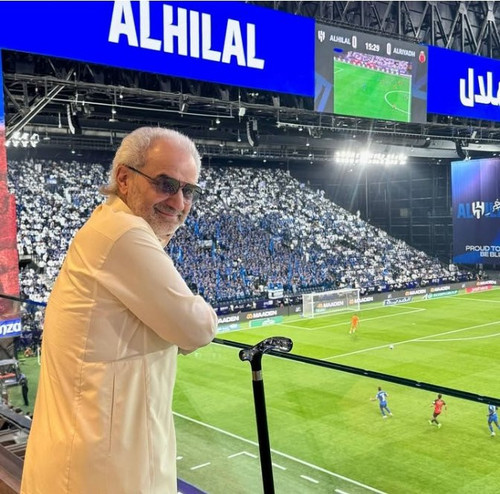 G8HiUirW4AAi8x3.jpg