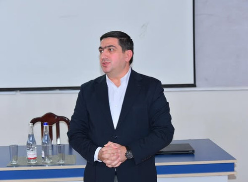 600289104 1433092798497029 5333959777038603663 n.jpg?stp=dst jpg s590x590 tt6& nc cat=104&cb2=99be92.jpg