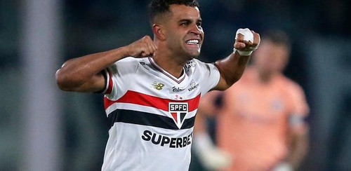 São Paulo reage e dificulta saída de Alisson, tentando manter a joia em meio a propostas tentadoras