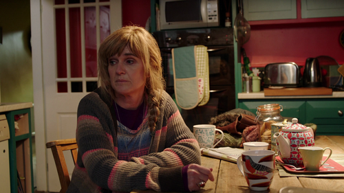 Happy.Valley.S02E01.Episode.1.1080p.AMZN.WEB DL.DDP.2.0.H.264 CHDWEB.mkv 20251215 123237.470.png