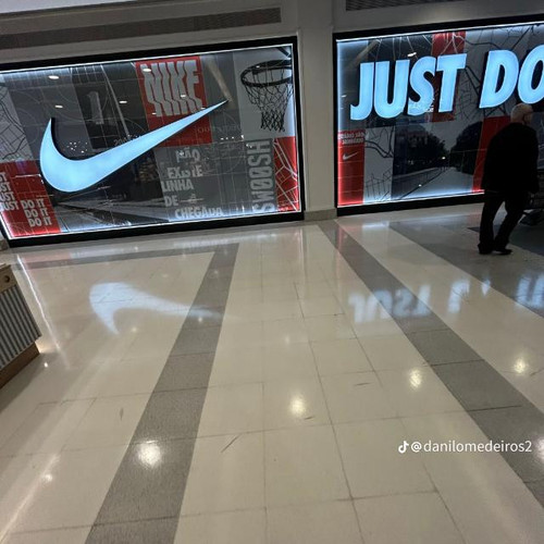 954675.jpg