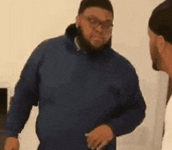 G8FrL1gWsAkYAq1.jpg