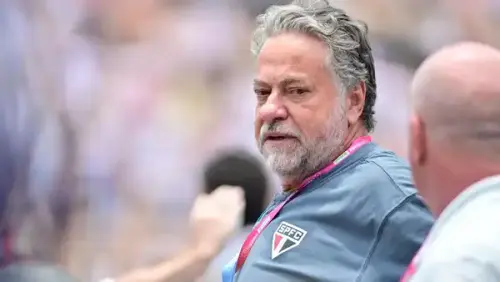 Apoio em queda: Júlio Casares enfrenta resistência e pode ser afastado da presidência do São Paulo