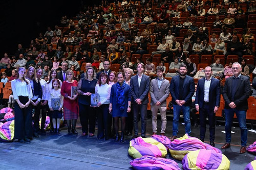 597729809 1384256343072017 2944760716628303004 n.jpg?stp=dst jpg p180x540 tt6& nc cat=107&ccb=1 7& n.jpg