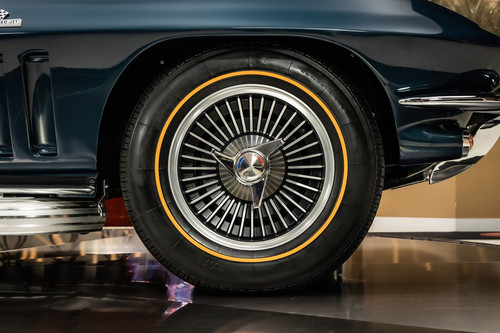 1966 Chevrolet Corvette 427425 4947 38.jpg