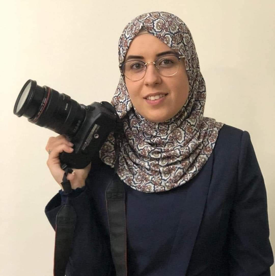 قوات الاحتلال اعتقلت الصحفية "بشرى الطويل" يوم أمس أثناء مرورها عبر حاجز عين سينيا شمال مدينة رام الله....