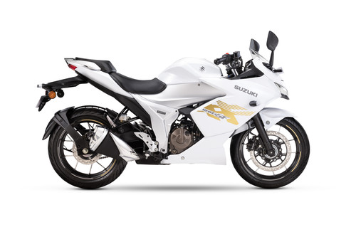 Suzuki GIXXER SF 250 in Pearl Glacier White+Metallic Mat Platinum Silver No.2.jpg.jpg