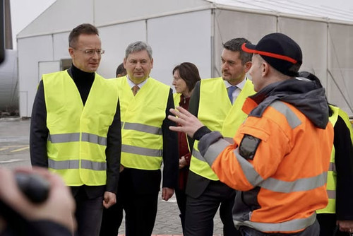 629435436 1293906452547381 1996285511263632859 n.jpg?stp=cp6 dst jpg s590x590 tt6& nc cat=100&ccb=1 .jpg