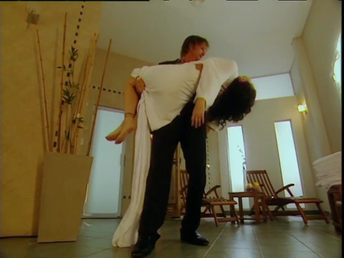 Sos mi vida Ep 76 Monica Ayos, Natalia Oreiro faint 3.jpg