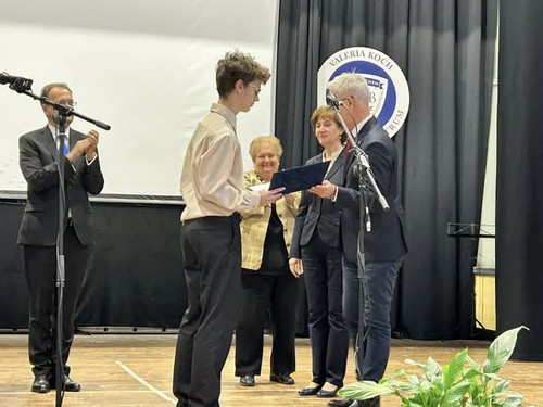 600229416 1461698812624839 1142535394495659609 n.jpg?stp=cp6 dst jpg s590x590 tt6& nc cat=101& nc cb.jpg