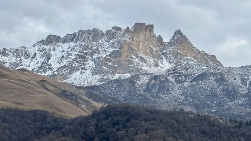 598295044 1279751994195922 403488511851530603 n.jpg?stp=cp6 dst jpg s590x590 tt6& nc cat=101&ccb=1 7.jpg