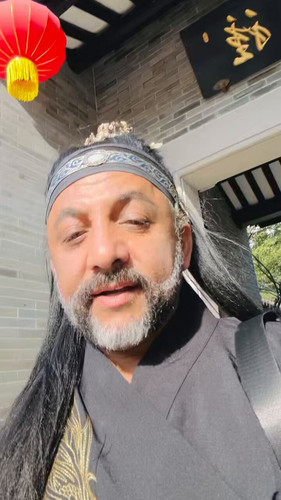 ZEjenOwdaD Mf1hV.jpg