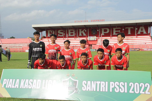 sepak bola.jpg