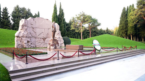 8VkWW C81Iklq0Ex.jpg