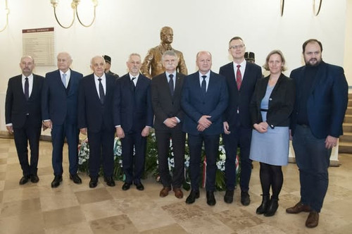 599959655 1296065638994458 554483615058620667 n.jpg?stp=dst jpg s590x590 tt6& nc cat=109&ccb=1 7& nc.jpg