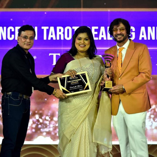 Meera Satarupa Bhattacharya is an Empathetic Clairvoyant and Psychic Heeler with more than     in Oc.jpg