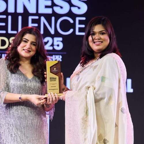 Meera Satarupa Bhattacharya is an Empathetic Clairvoyant and Psychic Heeler with more than     in Oc.jpg