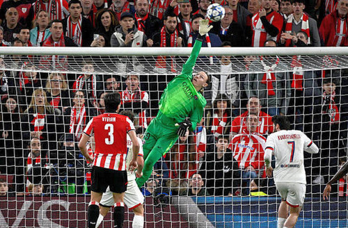 Aksi penyelamatan Matvey Safonov saat melawan Athletic Bilbao Getty Images.jpg