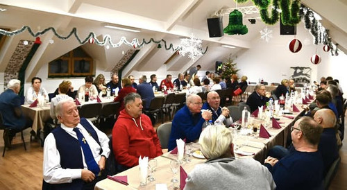 597385770 1545390187589341 1574300168604638058 n.jpg?stp=cp6 dst jpg p320x320 tt6& nc cat=106&ccb=1 .jpg