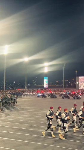 yH tDSN1XxVzCg8M.jpg