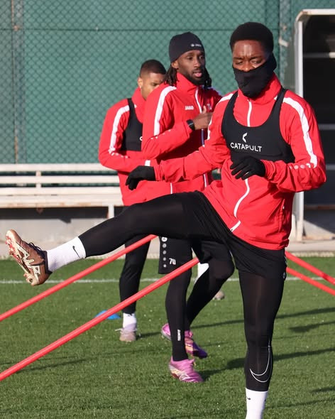 601778196 18183052786363809 3701254306768044160 n.webp?stp=dst jpg s590x590 tt6& nc cat=100&ccb=1 7&.jpg