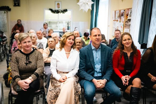 599942306 1189059866545965 1468841779632630814 n.jpg?stp=dst jpg s590x590 tt6& nc cat=109&cb2=99be92.jpg