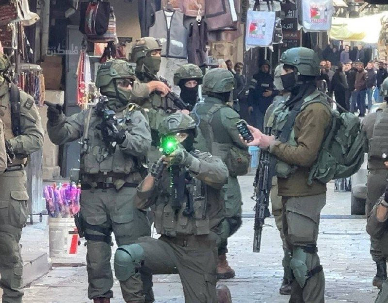 جانب من اقتحام قوات الاحتلال للبلدة القديمة وسط مدينة نابلس....