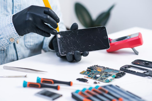 Can a Samsung Phone Be Repaired After Multiple Screen Cracks?.jpg