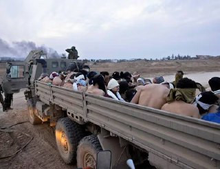 هآرتس: توفي مسعف من قطاع غزة في سجن يدي تيمان خلال يوم اعتقاله، وترفض الدولة توضيح الأسباب، حيث علمت عائلته بوفاته فقط بعد توجهها للمحكمة الإسرائيلية،...