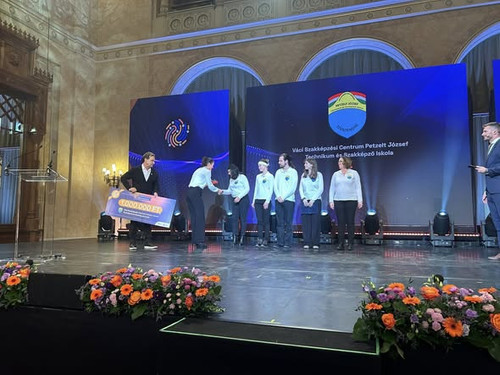 600553728 1461287889332598 76388072498514793 n.jpg?stp=cp6 dst jpg s590x590 tt6& nc cat=109&ccb=1 7&.jpg