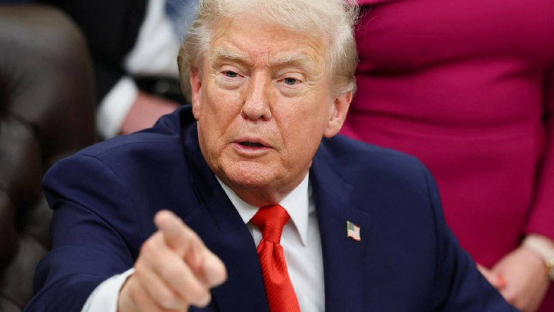 ترمب عن اعترافه بالجولان اراضي اسرائيلية : " لقد وقّعتُ على الاعتراف بالجولان إسرائيلية كحق إسرائيلي، لم يكن أحدٌ يتوقع أن يحدث ذلك. ثم اكتشفتُ قيمتها...