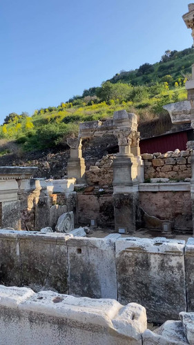 E9EK cvIzaURNC0t.jpg