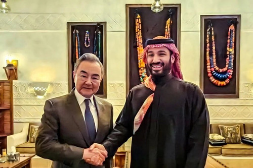 G8S3vuJa4AYcnTB.jpg