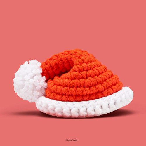 recakQQzo6RqXKUvs Veranda santa hat KP.jpg