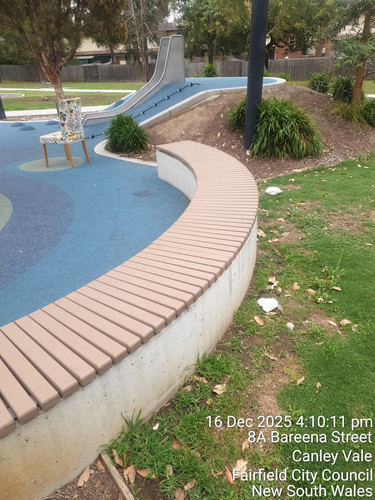concreteseatingwall.jpg