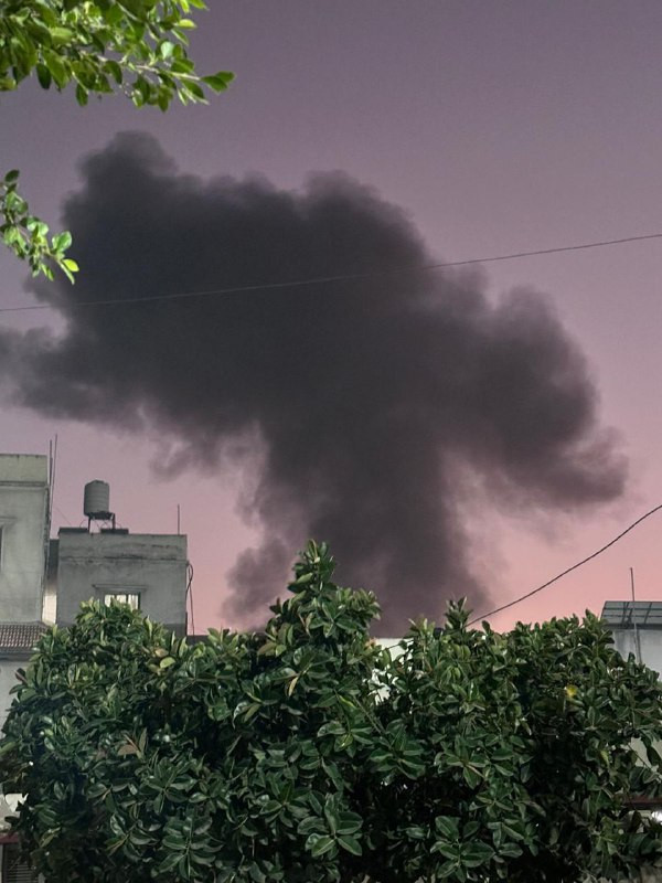 طيران الاحتلال يشن غارات على حي الزيتون جنوب شرقي مدينة غزة....