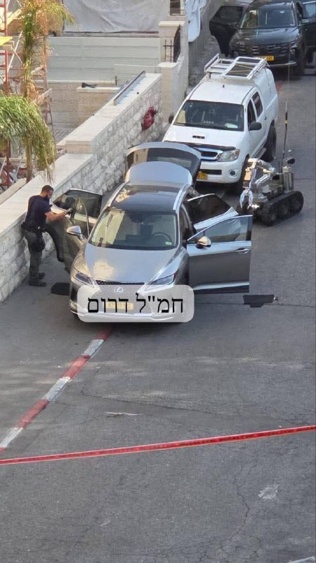 متابعة | مصادر عبرية: جيش الاحتلال استدعى خبراء متفجرات لفحص سيارة منفذي عملية "غوش عتصيون" بعد العثور على عبوات محلية الصنع داخلها....